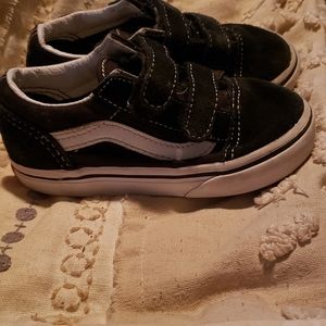 CHILDS SIZE 7  BLACK&WHITE VELCRO VANS